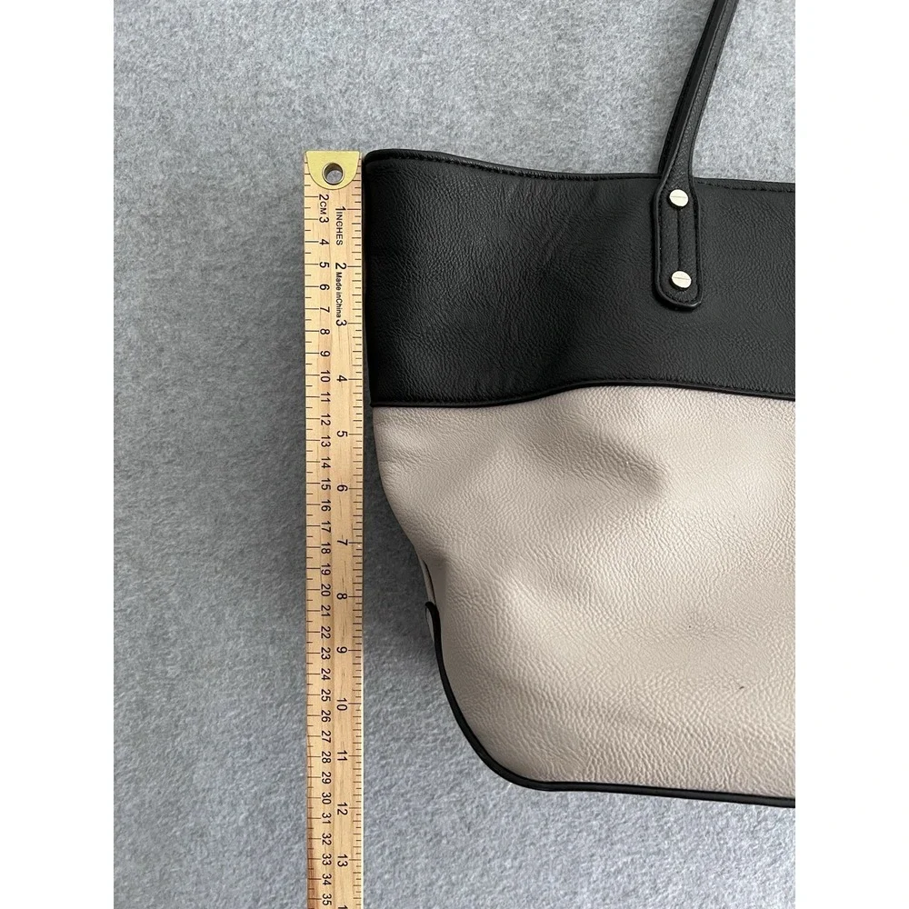 Nine West Handbag PreOwned Condition Black/Beige Padlock Design‎ Faux Leather